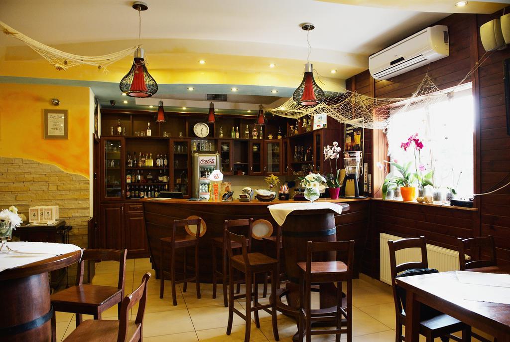 Hotel Marina Nielisz Esterno foto