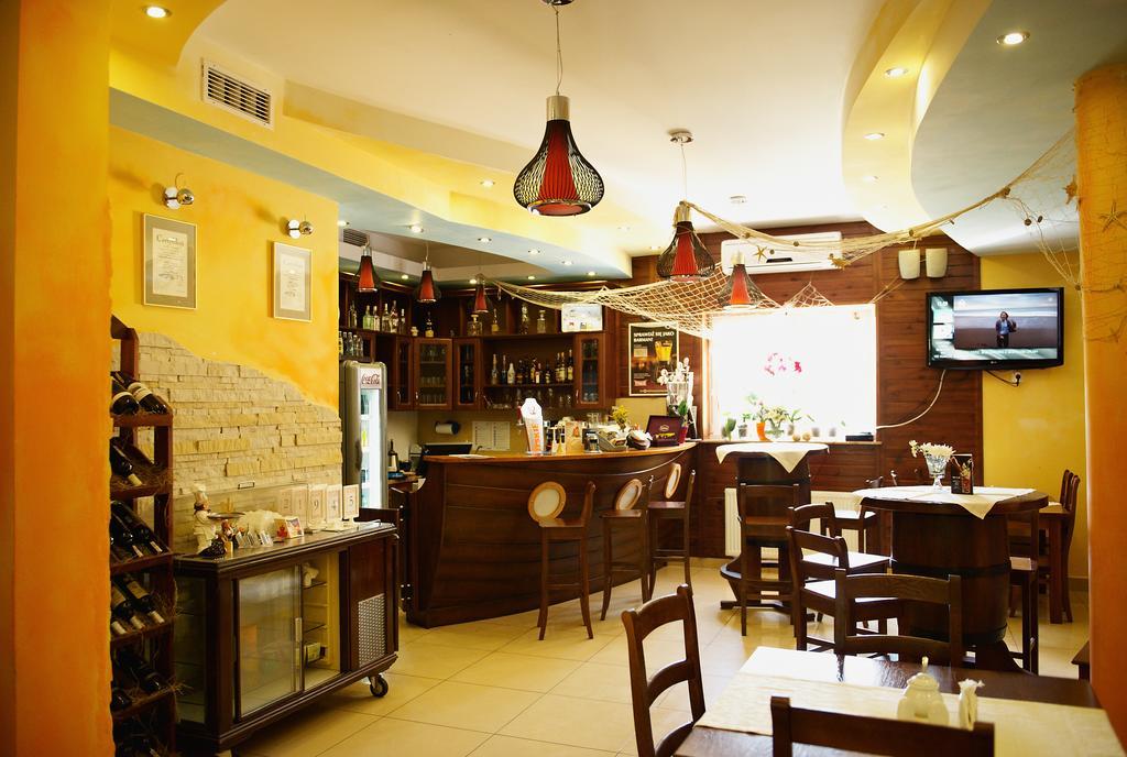 Hotel Marina Nielisz Esterno foto