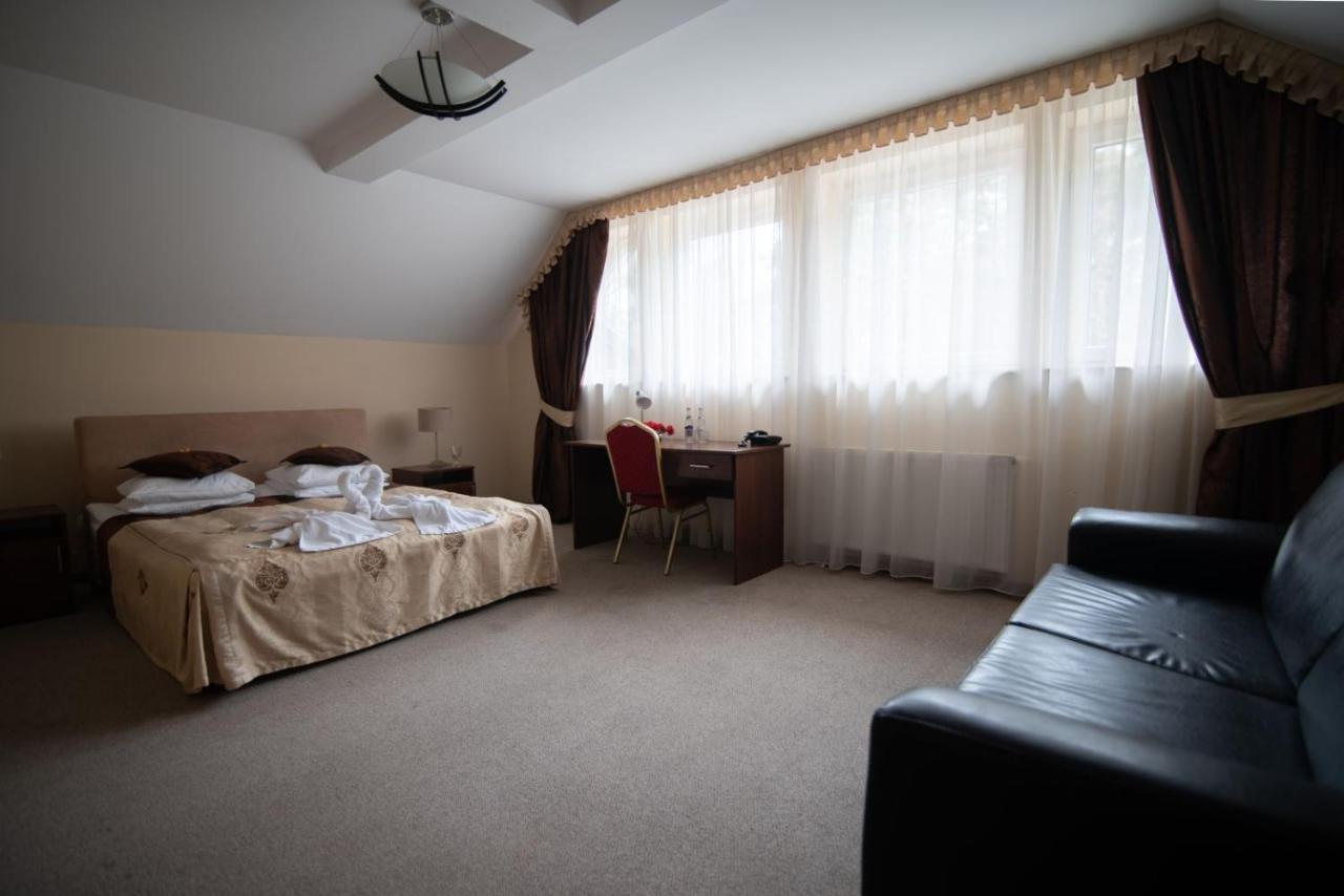 Hotel Marina Nielisz Esterno foto