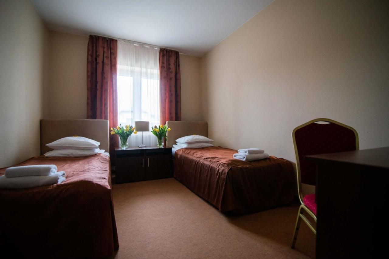 Hotel Marina Nielisz Esterno foto